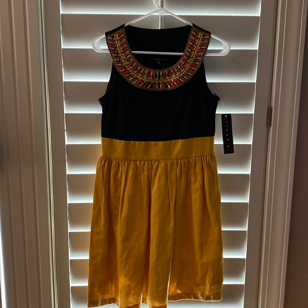 Tiana B. Size 6 black yellow dress